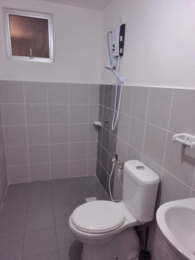 Impiana Homestay Near Putrajaya, Cyberjaya, Musliem Only,Wifi,Netflix Kampung Dengkil Luaran gambar