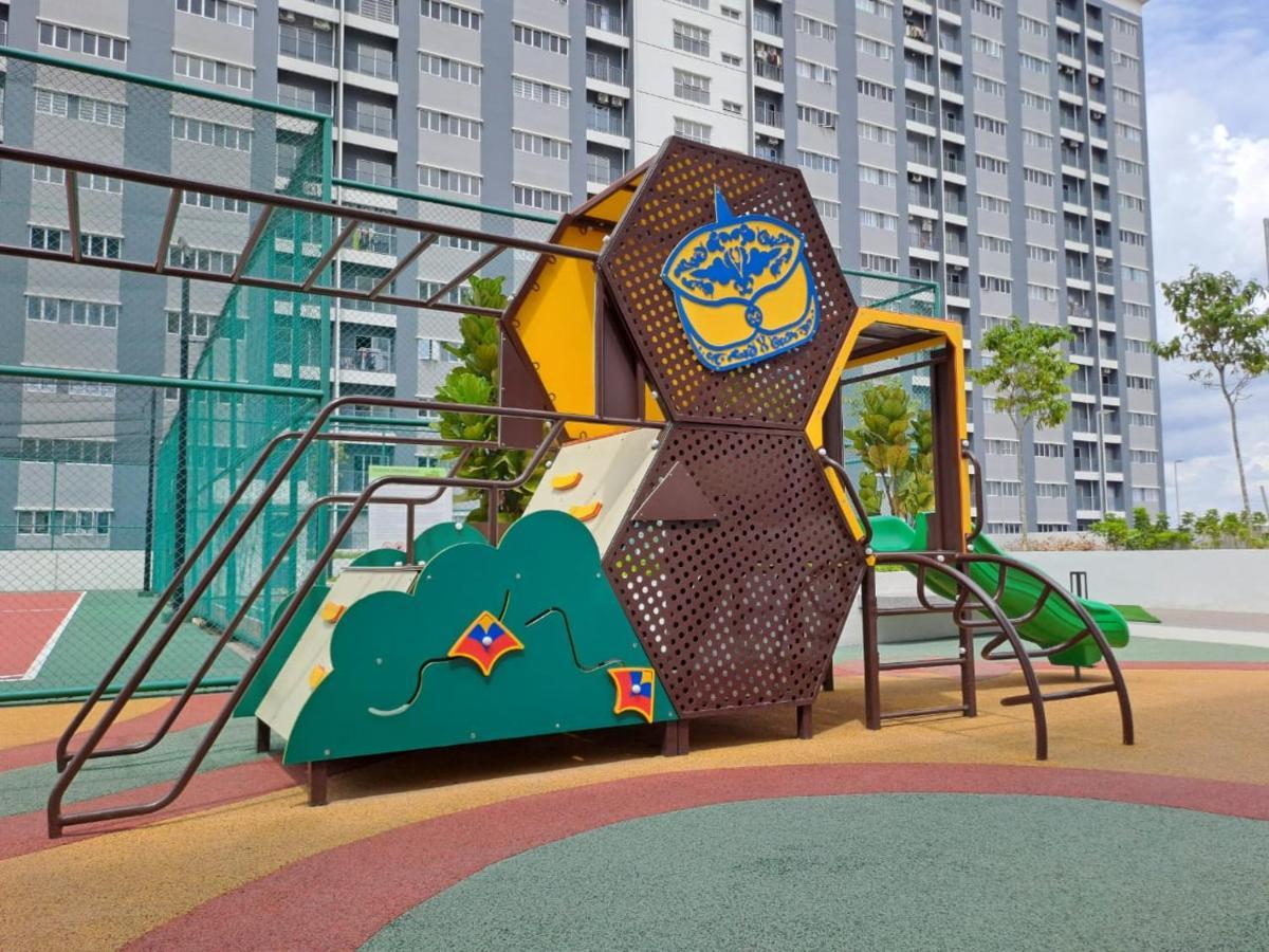Impiana Homestay Near Putrajaya, Cyberjaya, Musliem Only,Wifi,Netflix Kampung Dengkil Luaran gambar