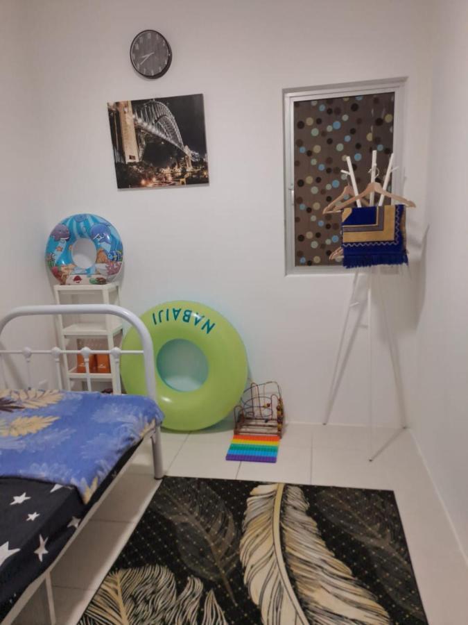 Impiana Homestay Near Putrajaya, Cyberjaya, Musliem Only,Wifi,Netflix Kampung Dengkil Luaran gambar