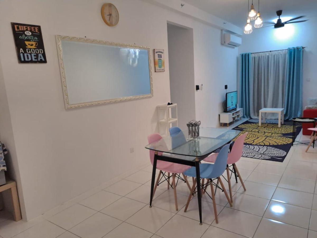 Impiana Homestay Near Putrajaya, Cyberjaya, Musliem Only,Wifi,Netflix Kampung Dengkil Luaran gambar