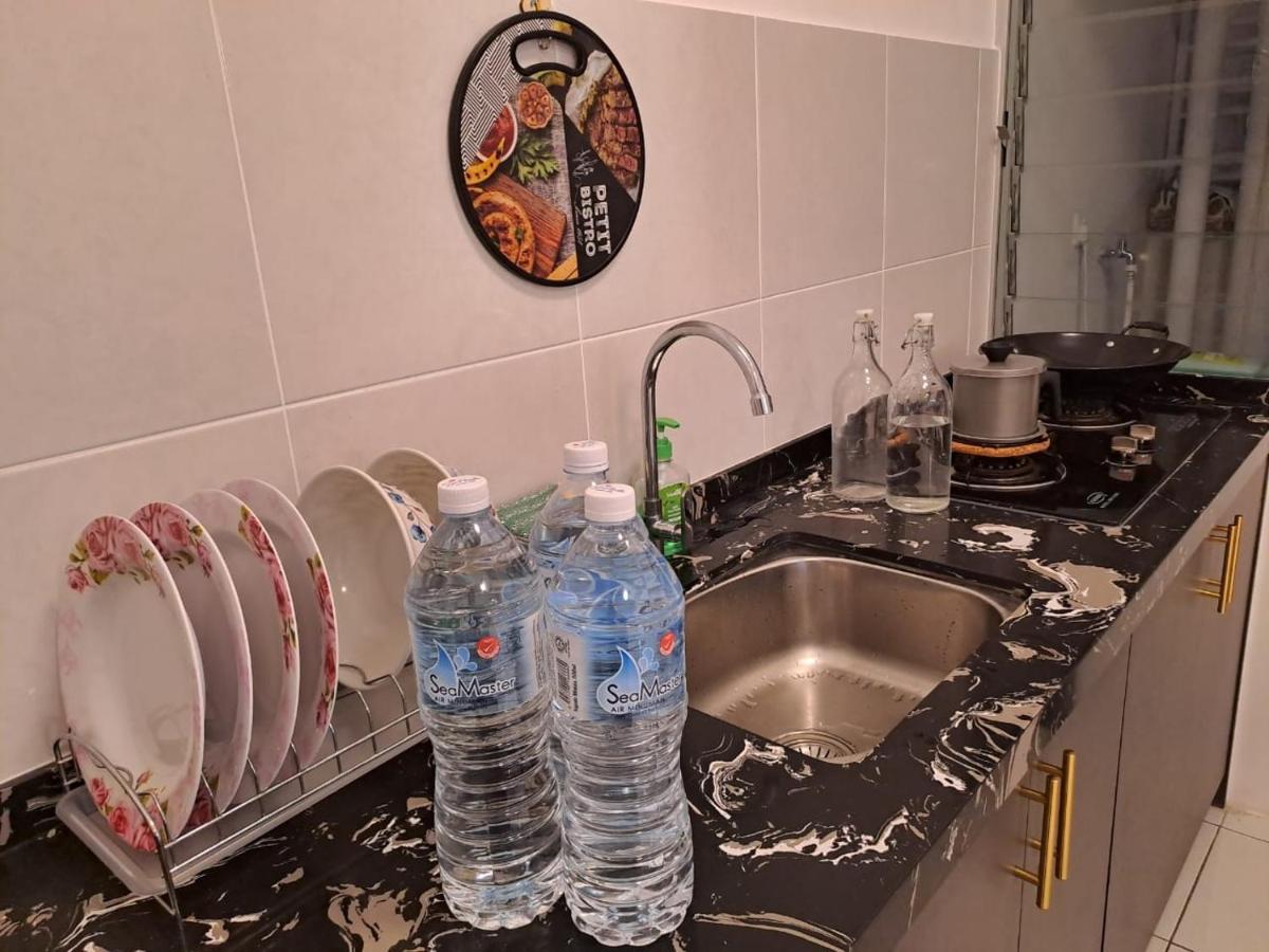Impiana Homestay Near Putrajaya, Cyberjaya, Musliem Only,Wifi,Netflix Kampung Dengkil Luaran gambar