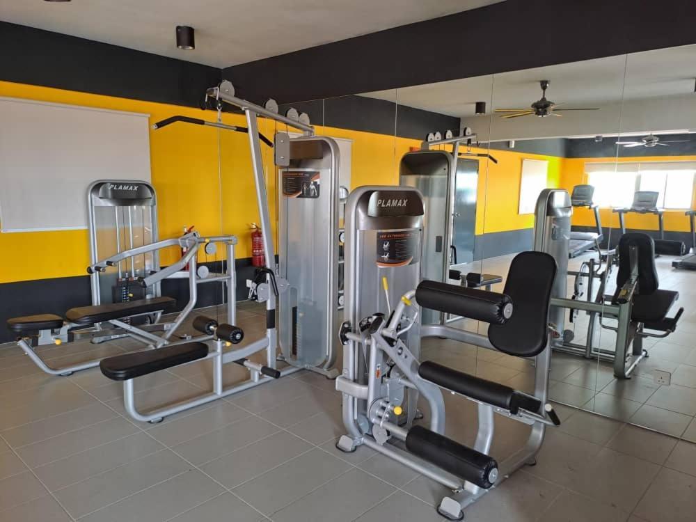 Impiana Homestay Near Putrajaya, Cyberjaya, Musliem Only,Wifi,Netflix Kampung Dengkil Luaran gambar