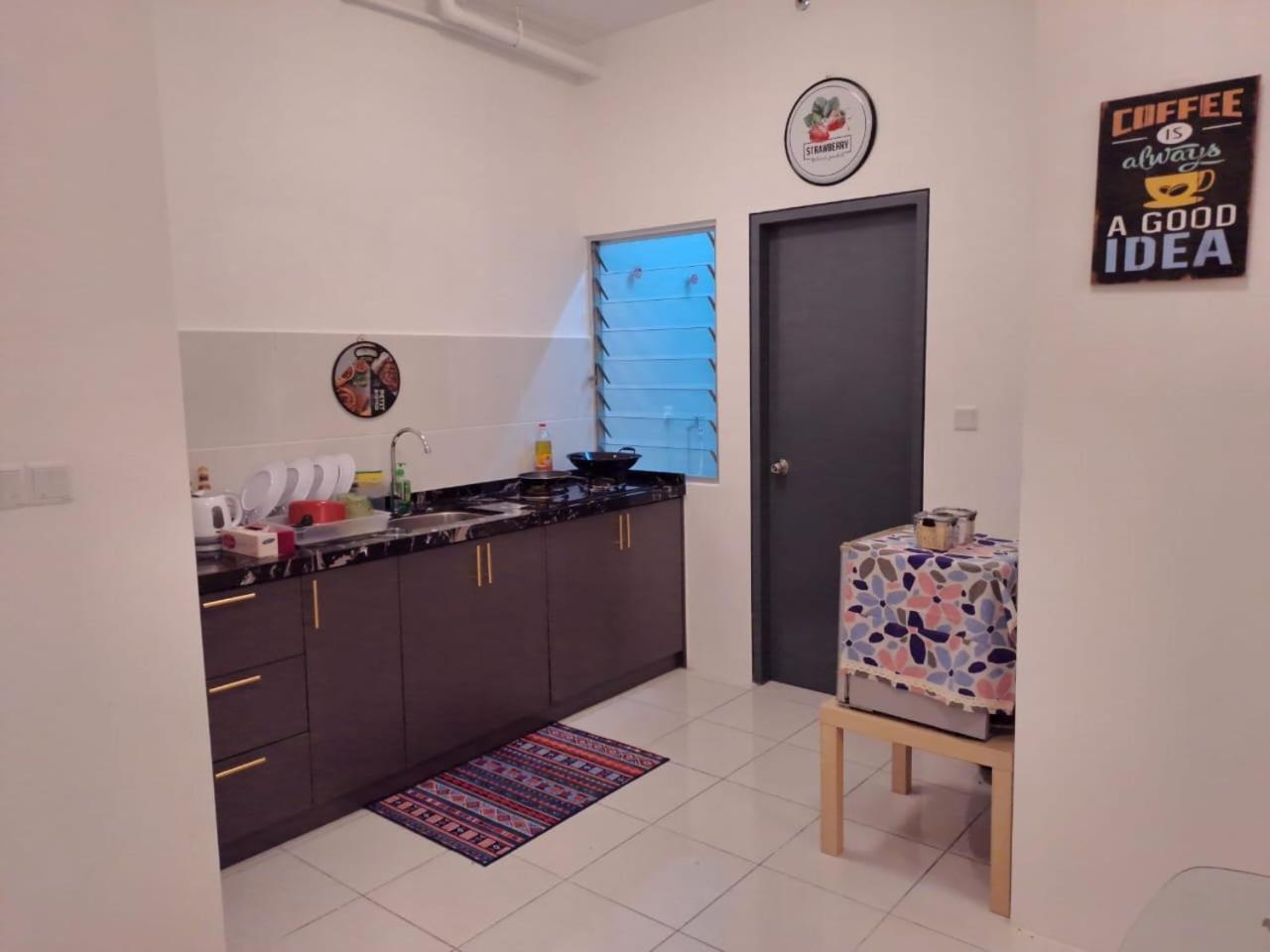 Impiana Homestay Near Putrajaya, Cyberjaya, Musliem Only,Wifi,Netflix Kampung Dengkil Luaran gambar