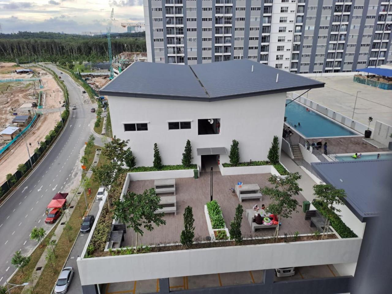 Impiana Homestay Near Putrajaya, Cyberjaya, Musliem Only,Wifi,Netflix Kampung Dengkil Luaran gambar