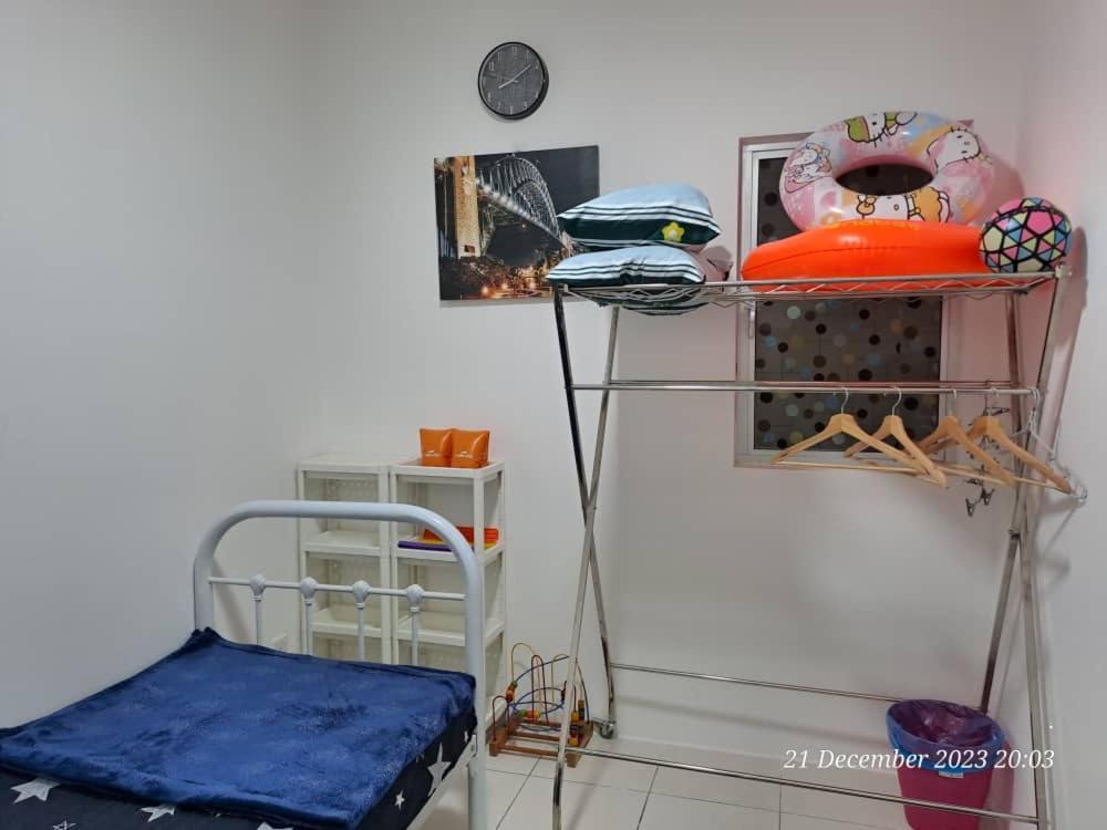 Impiana Homestay Near Putrajaya, Cyberjaya, Musliem Only,Wifi,Netflix Kampung Dengkil Luaran gambar