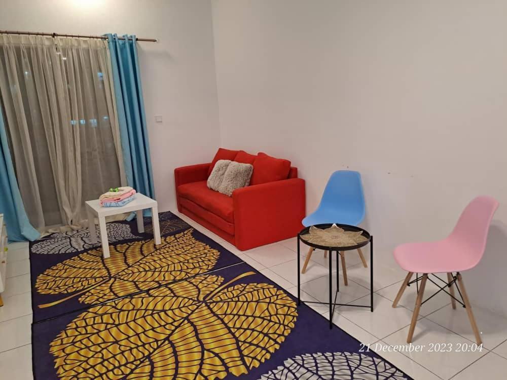 Impiana Homestay Near Putrajaya, Cyberjaya, Musliem Only,Wifi,Netflix Kampung Dengkil Luaran gambar