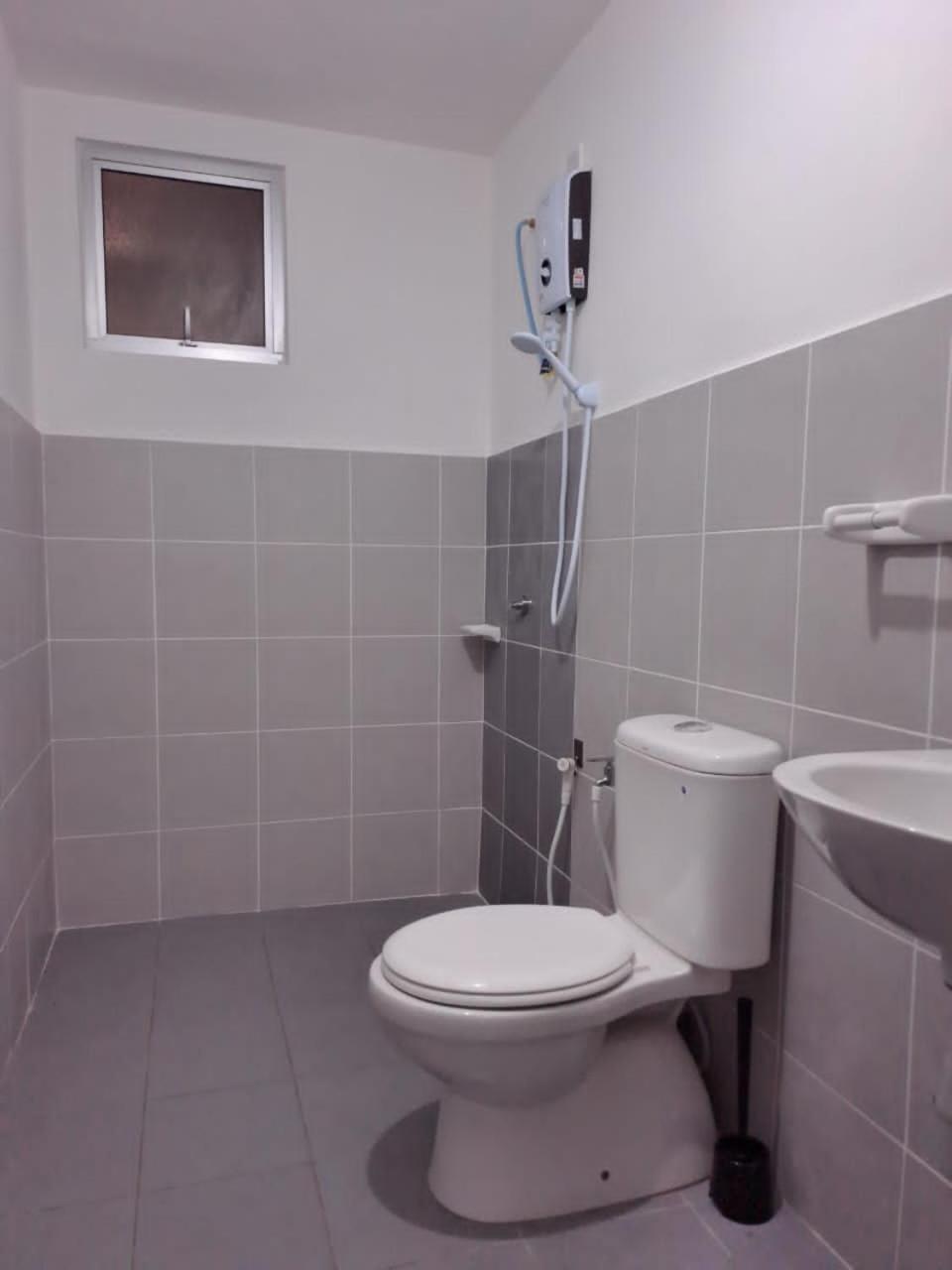 Impiana Homestay Near Putrajaya, Cyberjaya, Musliem Only,Wifi,Netflix Kampung Dengkil Luaran gambar